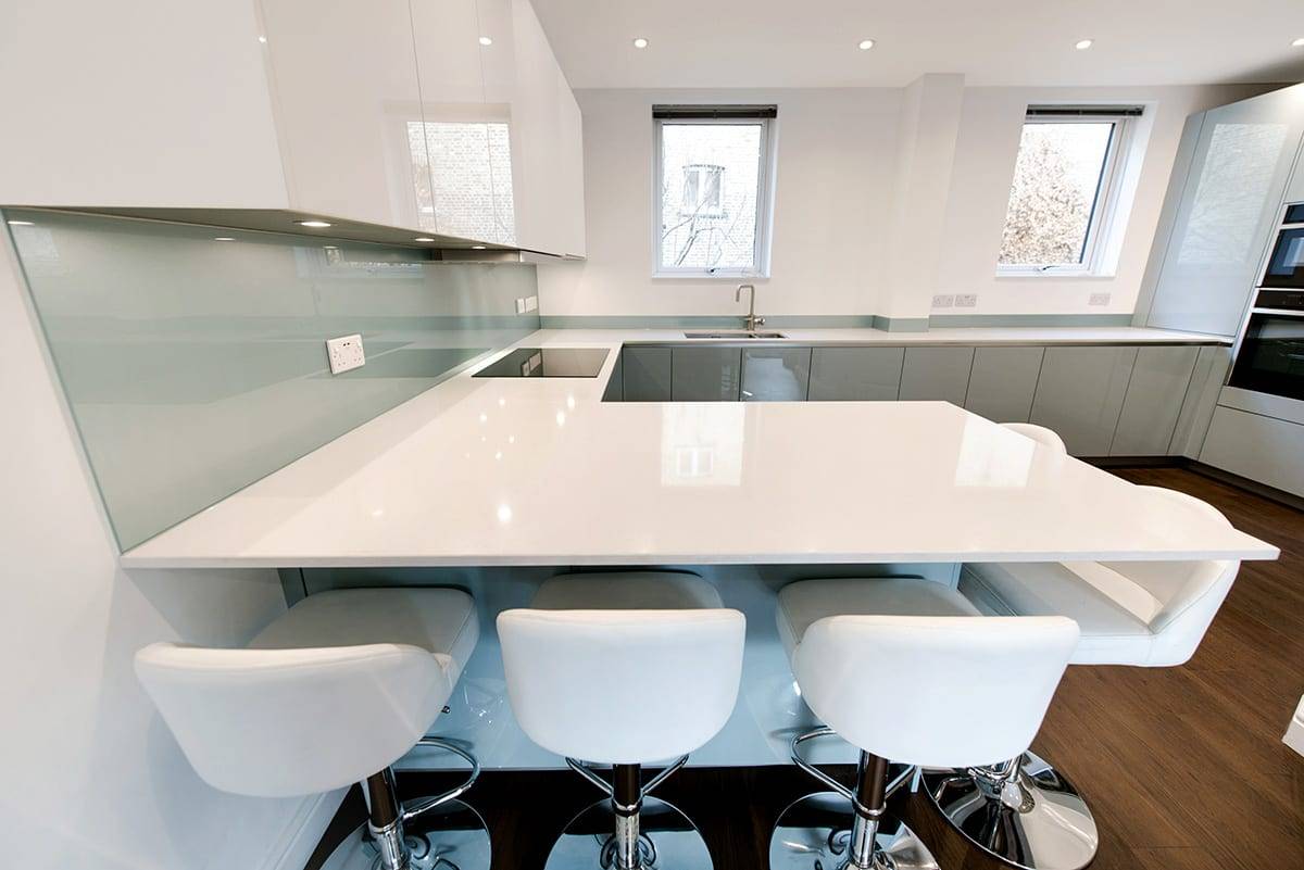 White Quartz Worktop 2 | Lead Wolf, Gotham